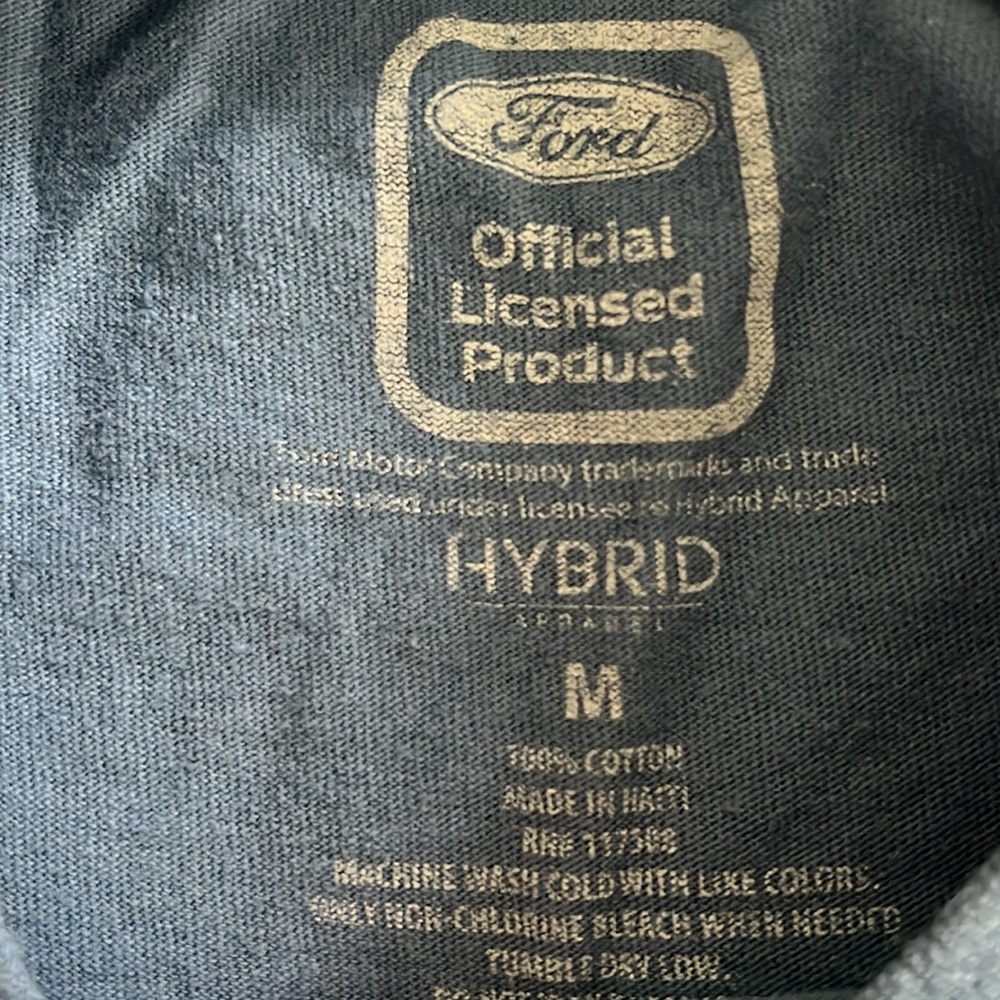 Graphic tees - Picture 6 of 7